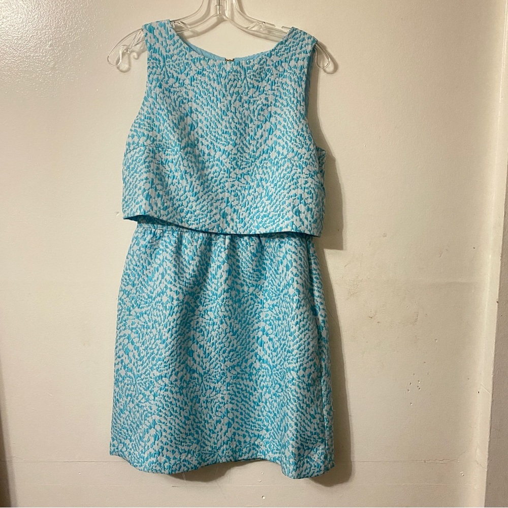 The limited blue dress size 4. Looks good for wedding or party